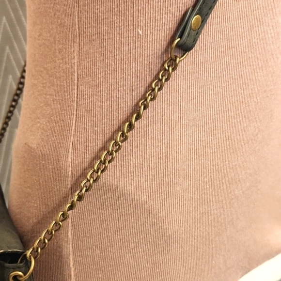 Womens Twig & Arrow blackish/gray crossbody bag with hanging bead. - Picture 7 of 16